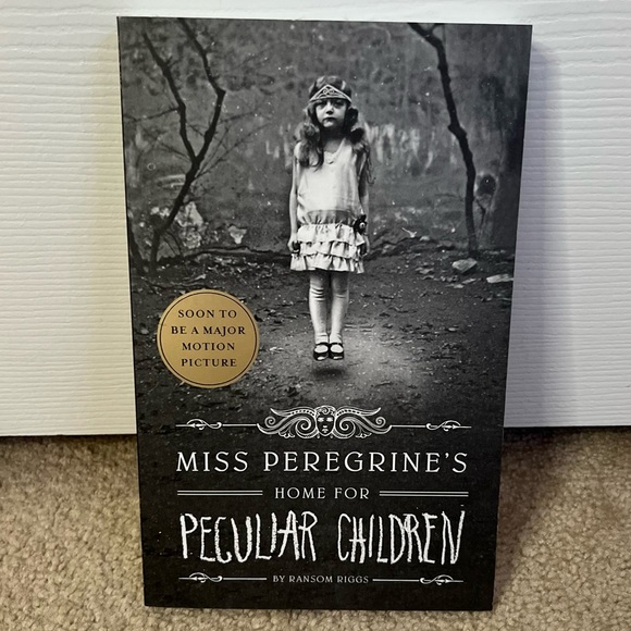 miss perigrines home for peculiar children by ransom riggs - book - Picture 1 of 2